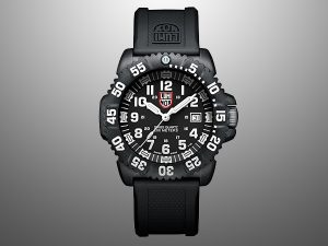 best men's watches under 200 luminox evo navy